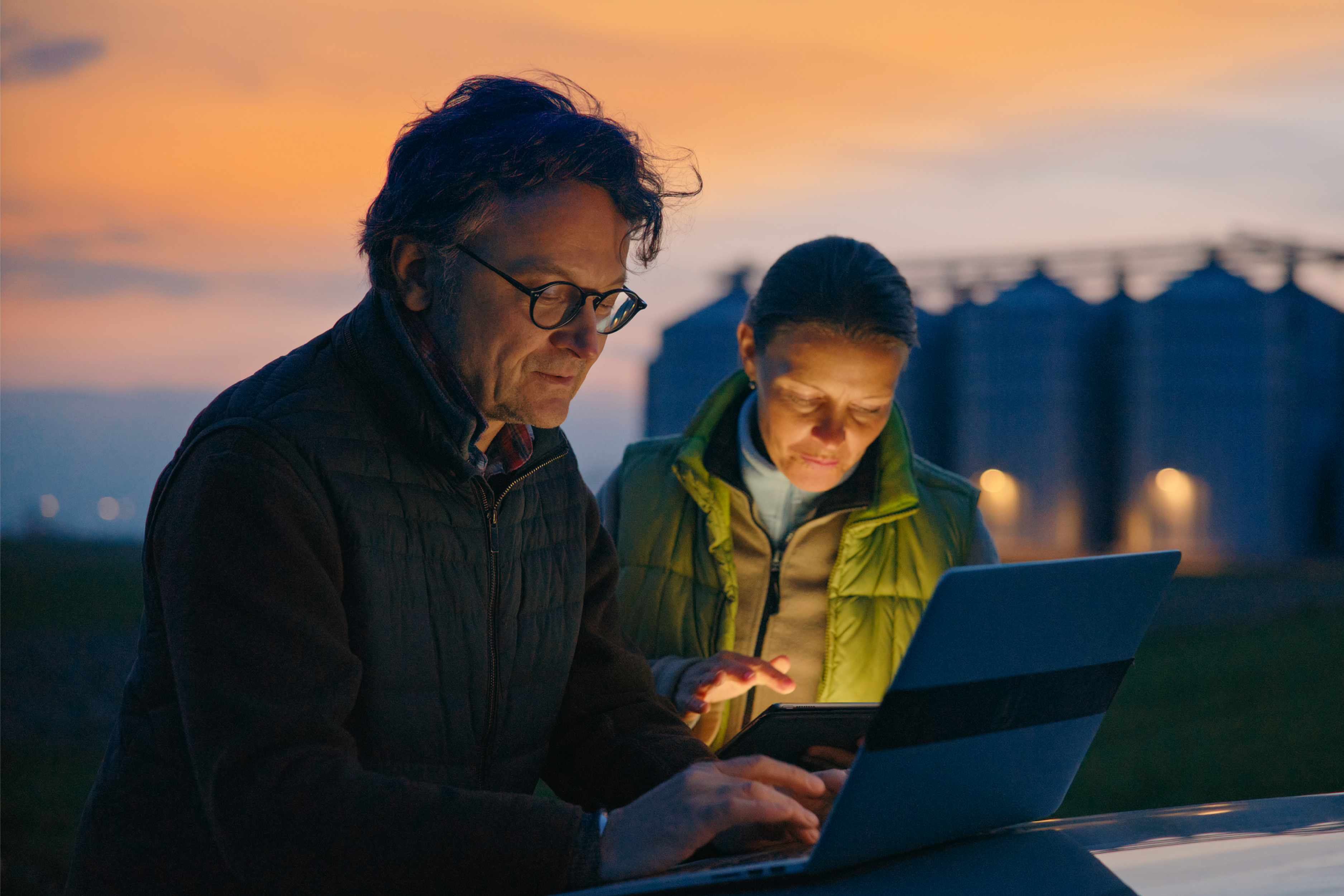 If you have complex banking needs, such as requiring domestic and/or international currencies and higher-value payment solutions, RBC Express Online Banking may be right for you.